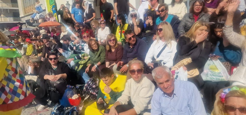 Πάτρα: Δείτε πάνω από 200 νέες φωτογραφίες από την μεγάλη καρναβαλική παρέλαση