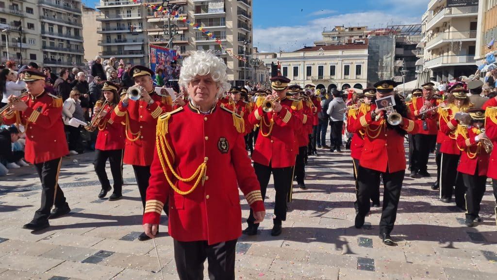 Πάτρα: Δείτε πάνω από 200 νέες φωτογραφίες από την μεγάλη καρναβαλική παρέλαση