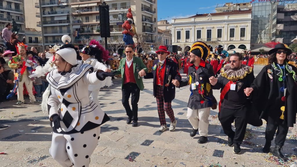 Πάτρα: Δείτε πάνω από 200 νέες φωτογραφίες από την μεγάλη καρναβαλική παρέλαση