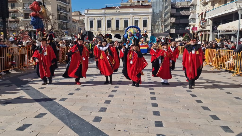 Πάτρα: Δείτε πάνω από 200 νέες φωτογραφίες από την μεγάλη καρναβαλική παρέλαση