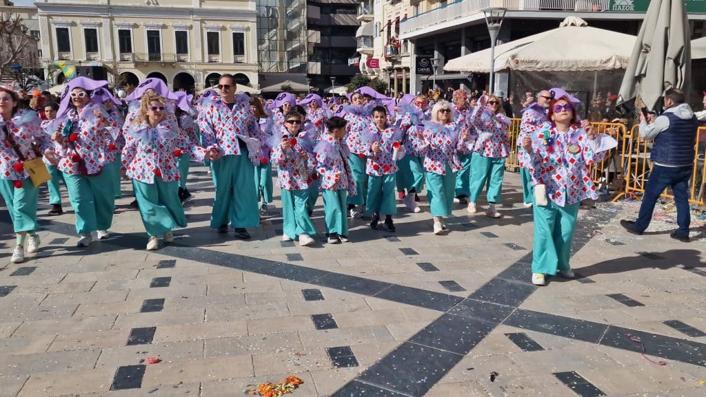 Πάτρα: Δείτε πάνω από 200 νέες φωτογραφίες από την μεγάλη καρναβαλική παρέλαση