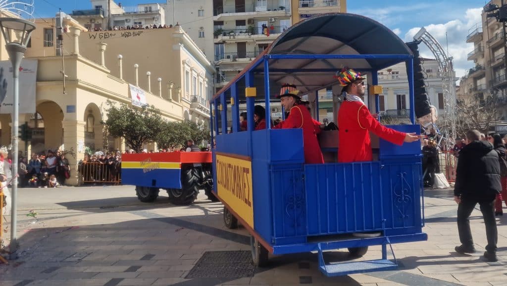 Πάτρα: Δείτε πάνω από 200 νέες φωτογραφίες από την μεγάλη καρναβαλική παρέλαση