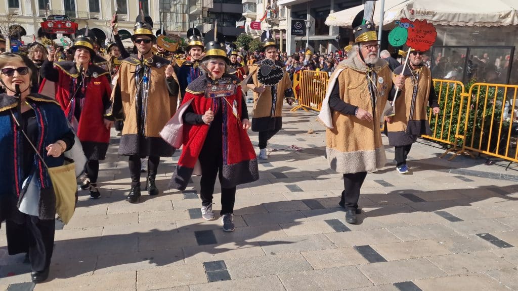 Πάτρα: Δείτε πάνω από 200 νέες φωτογραφίες από την μεγάλη καρναβαλική παρέλαση