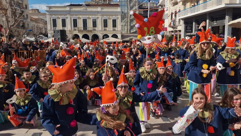 Πάτρα: Δείτε πάνω από 200 νέες φωτογραφίες από την μεγάλη καρναβαλική παρέλαση