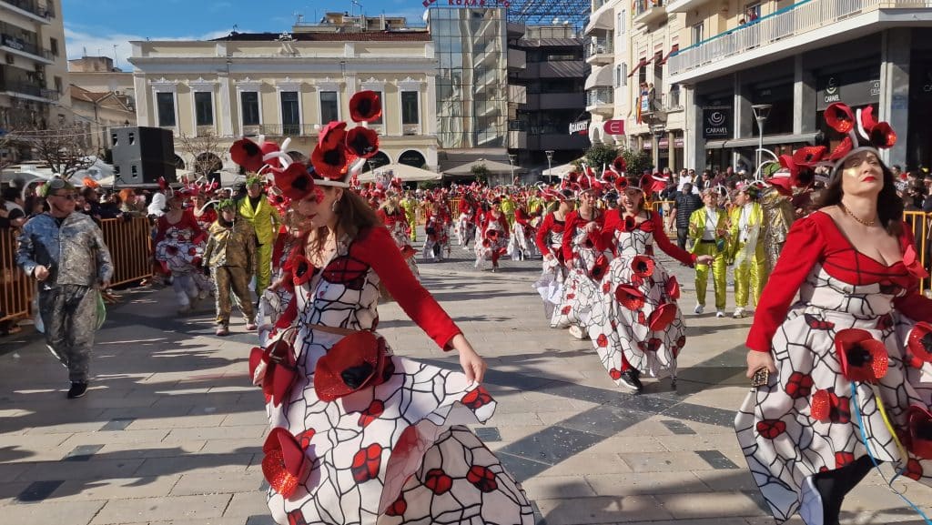 Πάτρα: Δείτε πάνω από 200 νέες φωτογραφίες από την μεγάλη καρναβαλική παρέλαση