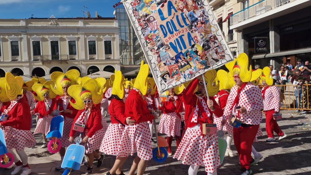 Πάτρα: Δείτε πάνω από 200 νέες φωτογραφίες από την μεγάλη καρναβαλική παρέλαση