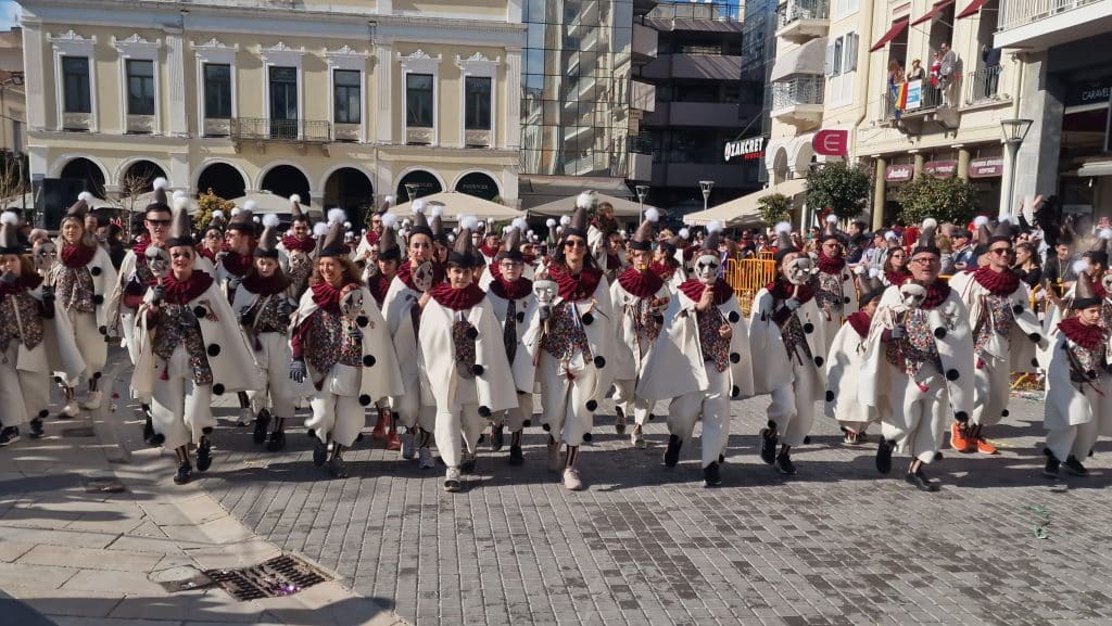 Πάτρα: Δείτε πάνω από 200 νέες φωτογραφίες από την μεγάλη καρναβαλική παρέλαση