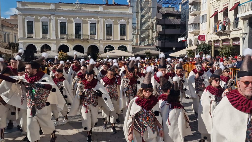 Πάτρα: Δείτε πάνω από 200 νέες φωτογραφίες από την μεγάλη καρναβαλική παρέλαση