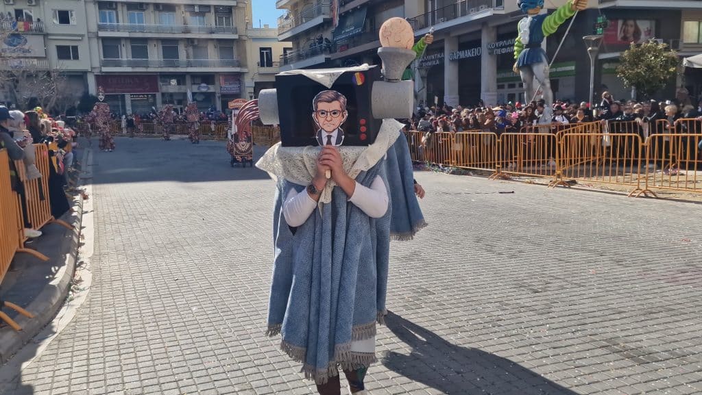 Πάτρα: Δείτε πάνω από 200 νέες φωτογραφίες από την μεγάλη καρναβαλική παρέλαση