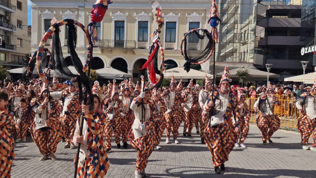 Πάτρα: Δείτε πάνω από 200 νέες φωτογραφίες από την μεγάλη καρναβαλική παρέλαση