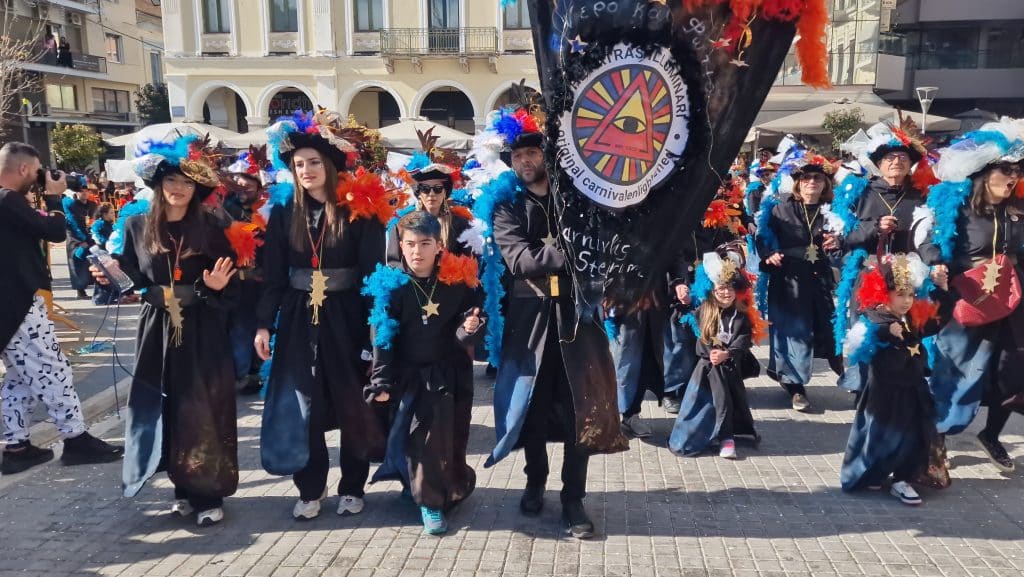 Πάτρα: Δείτε πάνω από 200 νέες φωτογραφίες από την μεγάλη καρναβαλική παρέλαση