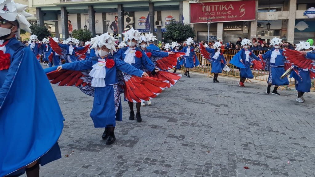 Πάτρα: Δείτε πάνω από 200 νέες φωτογραφίες από την μεγάλη καρναβαλική παρέλαση