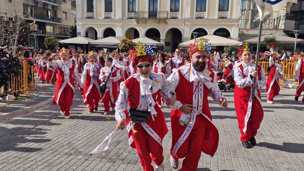 Πάτρα: Δείτε πάνω από 200 νέες φωτογραφίες από την μεγάλη καρναβαλική παρέλαση