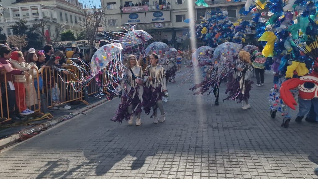 Πάτρα: Δείτε πάνω από 200 νέες φωτογραφίες από την μεγάλη καρναβαλική παρέλαση