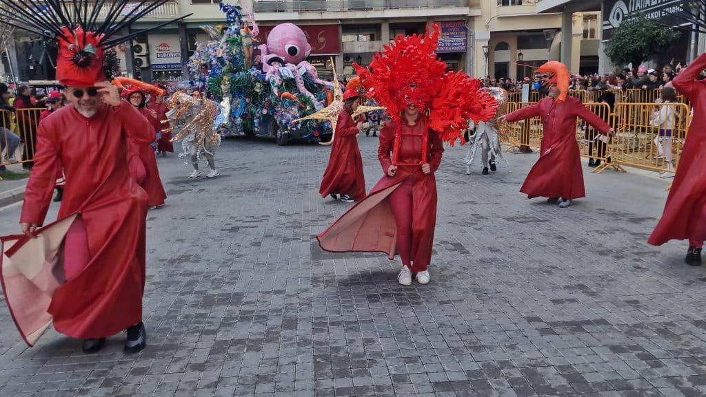 Πάτρα: Δείτε πάνω από 200 νέες φωτογραφίες από την μεγάλη καρναβαλική παρέλαση