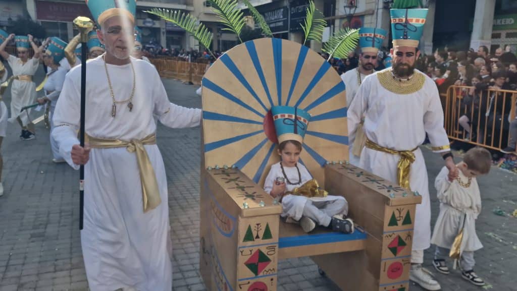 Πάτρα: Δείτε πάνω από 200 νέες φωτογραφίες από την μεγάλη καρναβαλική παρέλαση