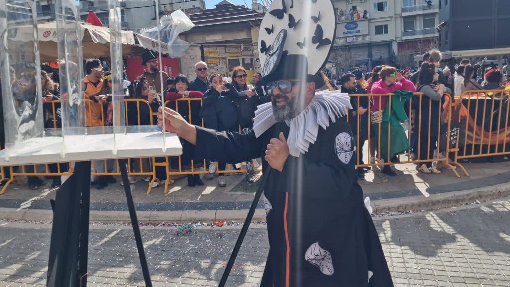 Πάτρα: Δείτε πάνω από 200 νέες φωτογραφίες από την μεγάλη καρναβαλική παρέλαση