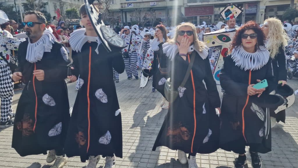 Πάτρα: Δείτε πάνω από 200 νέες φωτογραφίες από την μεγάλη καρναβαλική παρέλαση