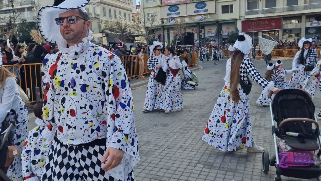 Πάτρα: Δείτε πάνω από 200 νέες φωτογραφίες από την μεγάλη καρναβαλική παρέλαση