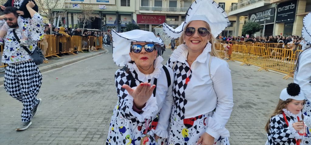 Πάτρα: Δείτε πάνω από 200 νέες φωτογραφίες από την μεγάλη καρναβαλική παρέλαση