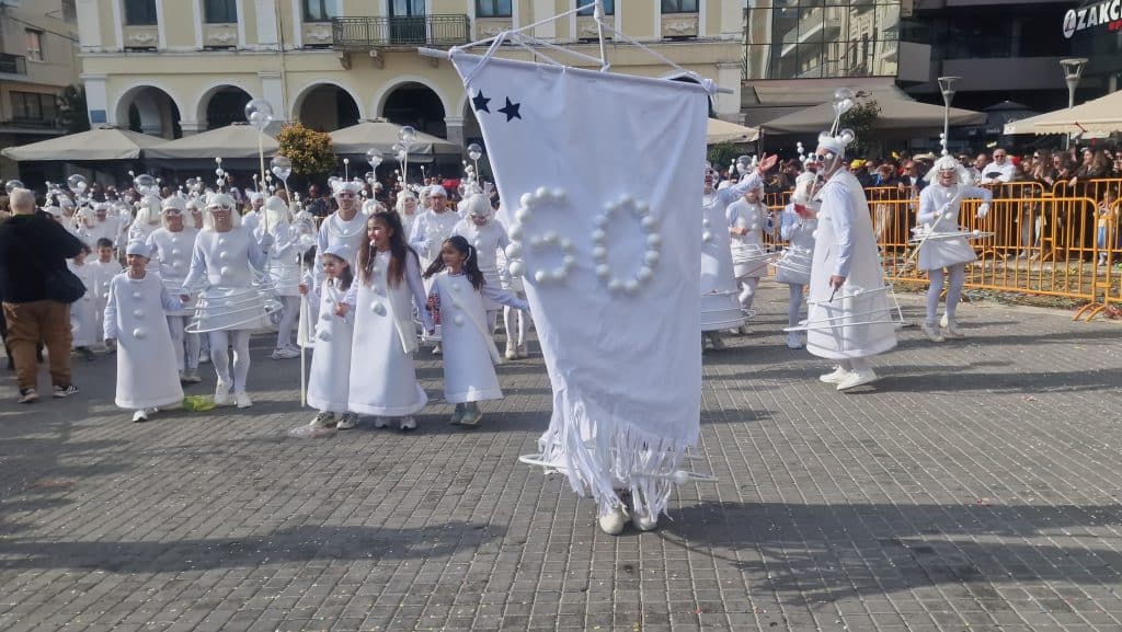 Πάτρα: Δείτε πάνω από 200 νέες φωτογραφίες από την μεγάλη καρναβαλική παρέλαση