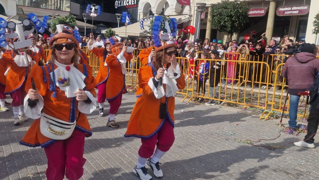 Πάτρα: Δείτε πάνω από 200 νέες φωτογραφίες από την μεγάλη καρναβαλική παρέλαση