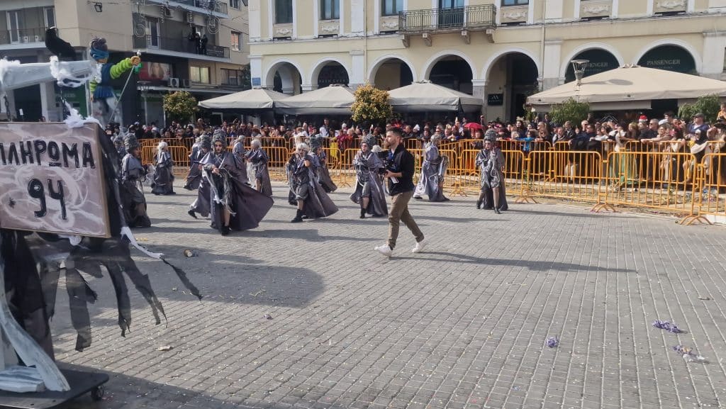 Πάτρα: Δείτε πάνω από 200 νέες φωτογραφίες από την μεγάλη καρναβαλική παρέλαση