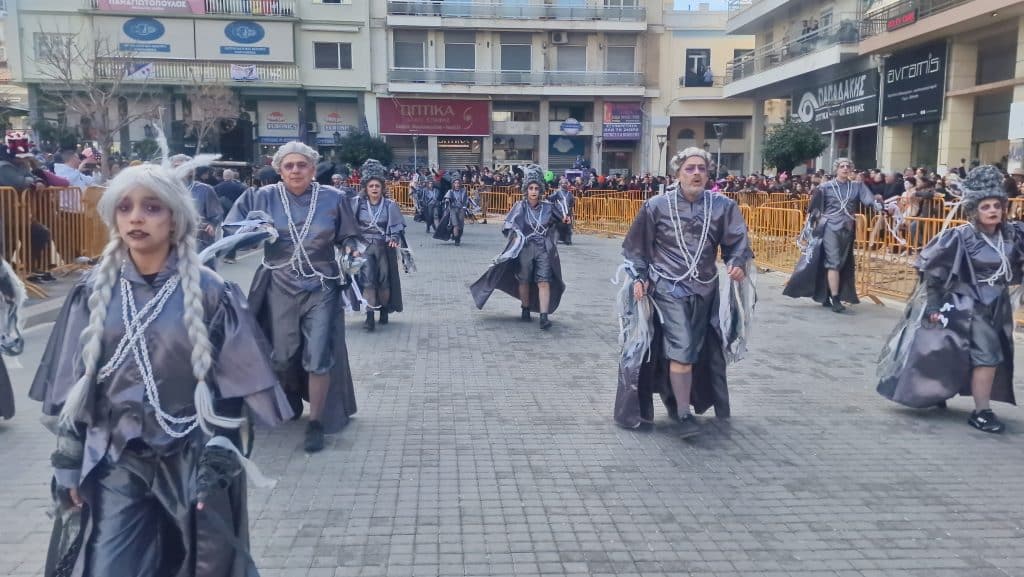 Πάτρα: Πόσα βραβεία γι αυτό το πλήρωμα του Καρναβαλιού; φωτο και βιντεο