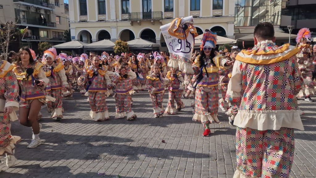 Πάτρα: Δείτε πάνω από 200 νέες φωτογραφίες από την μεγάλη καρναβαλική παρέλαση