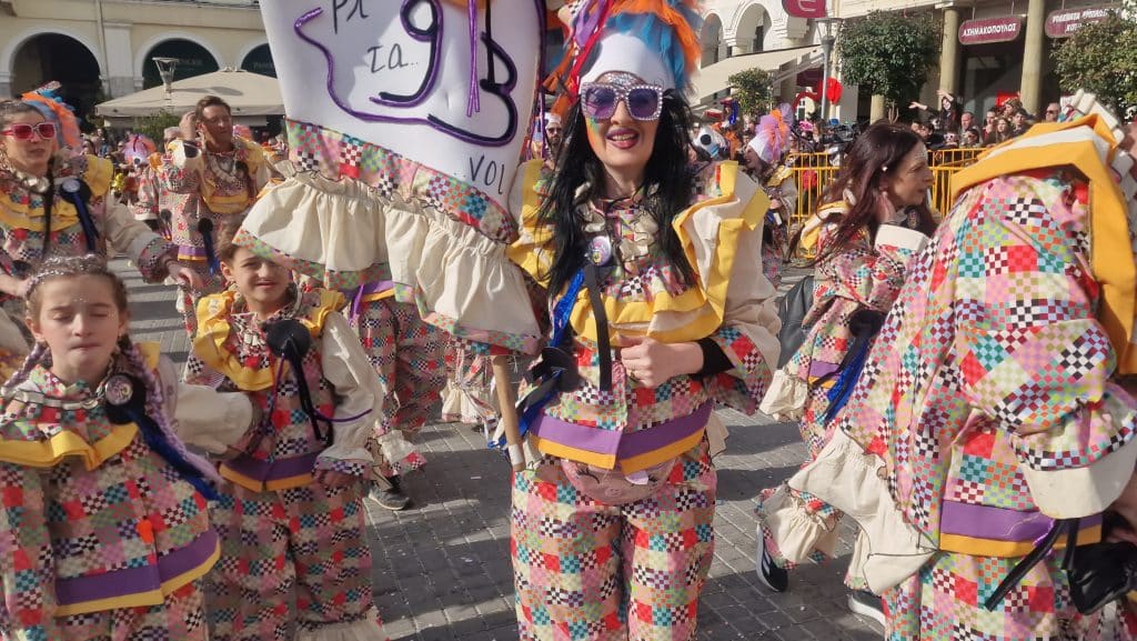 Πάτρα: Δείτε πάνω από 200 νέες φωτογραφίες από την μεγάλη καρναβαλική παρέλαση