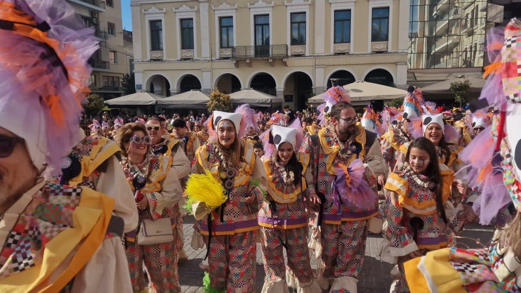 Πάτρα: Δείτε πάνω από 200 νέες φωτογραφίες από την μεγάλη καρναβαλική παρέλαση