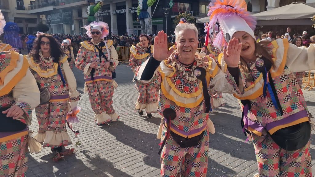 Πάτρα: Δείτε πάνω από 200 νέες φωτογραφίες από την μεγάλη καρναβαλική παρέλαση