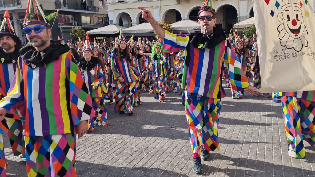 Πάτρα: Δείτε πάνω από 200 νέες φωτογραφίες από την μεγάλη καρναβαλική παρέλαση