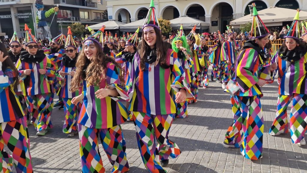 Πάτρα: Δείτε πάνω από 200 νέες φωτογραφίες από την μεγάλη καρναβαλική παρέλαση