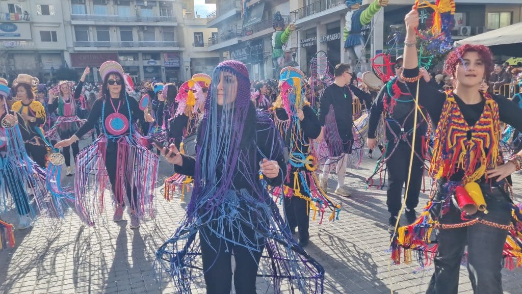 Πάτρα: Δείτε πάνω από 200 νέες φωτογραφίες από την μεγάλη καρναβαλική παρέλαση