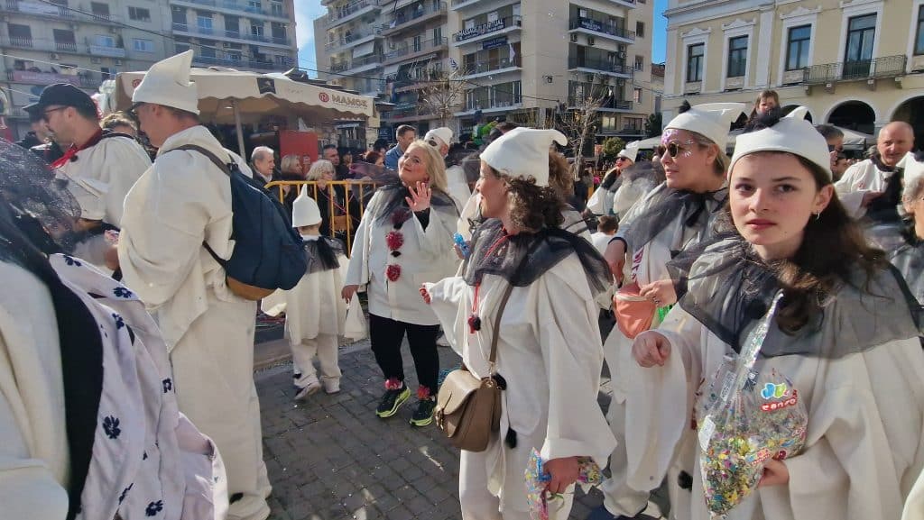 Πάτρα: Δείτε πάνω από 200 νέες φωτογραφίες από την μεγάλη καρναβαλική παρέλαση
