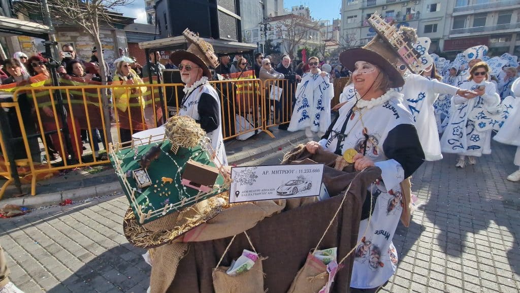 Πάτρα: Δείτε πάνω από 200 νέες φωτογραφίες από την μεγάλη καρναβαλική παρέλαση