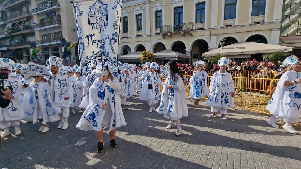 Πάτρα: Δείτε πάνω από 200 νέες φωτογραφίες από την μεγάλη καρναβαλική παρέλαση