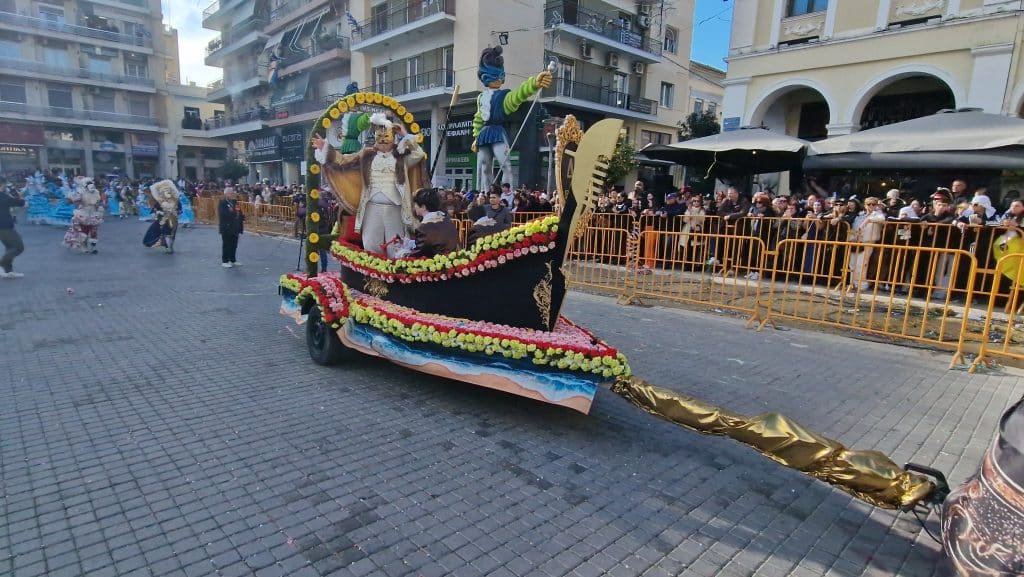 Πάτρα: Δείτε πάνω από 200 νέες φωτογραφίες από την μεγάλη καρναβαλική παρέλαση