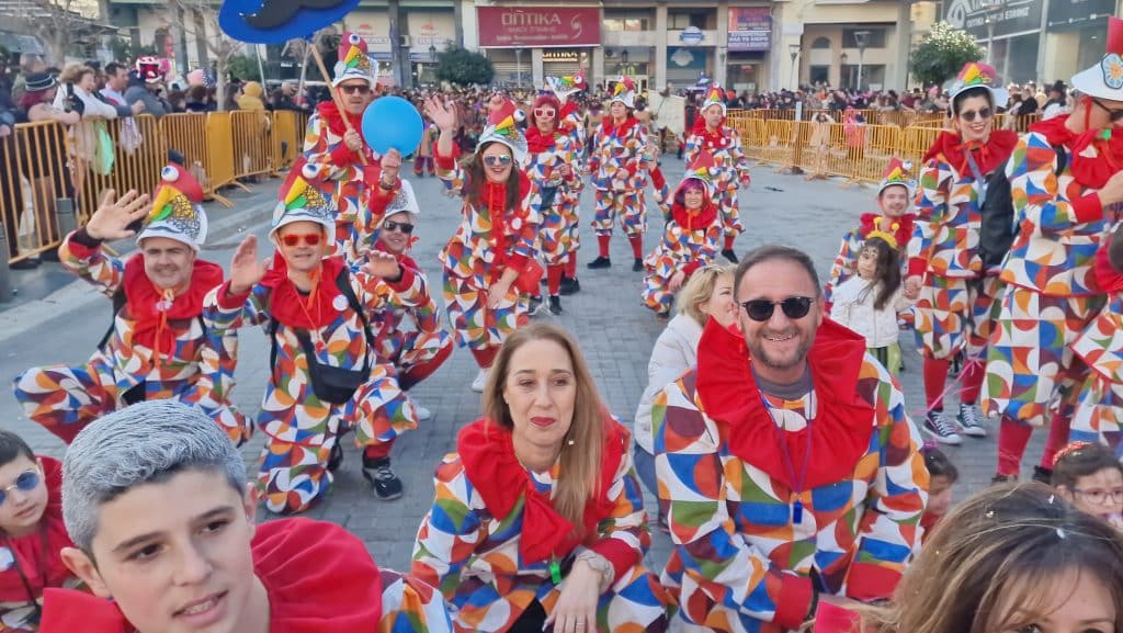 Πάτρα: Δείτε πάνω από 200 νέες φωτογραφίες από την μεγάλη καρναβαλική παρέλαση