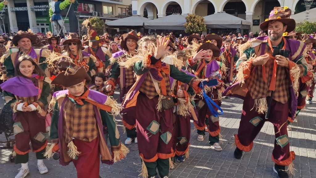Πάτρα: Δείτε πάνω από 200 νέες φωτογραφίες από την μεγάλη καρναβαλική παρέλαση