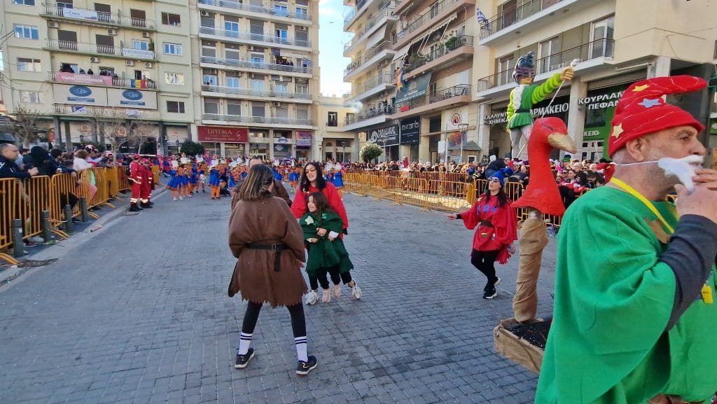 Πάτρα: Δείτε πάνω από 200 νέες φωτογραφίες από την μεγάλη καρναβαλική παρέλαση