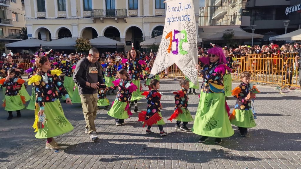 Πάτρα: Δείτε πάνω από 200 νέες φωτογραφίες από την μεγάλη καρναβαλική παρέλαση