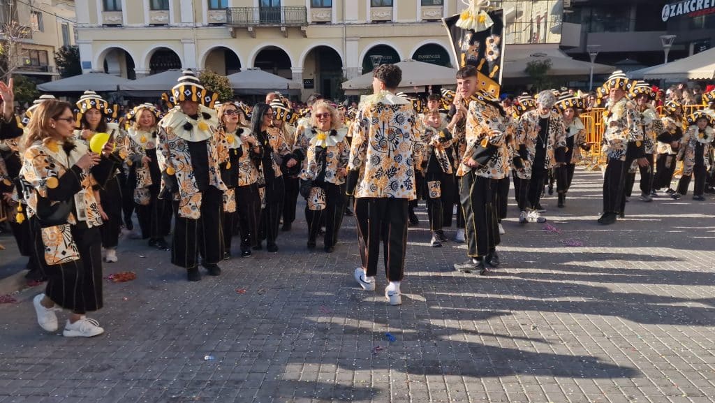 Πάτρα: Δείτε πάνω από 200 νέες φωτογραφίες από την μεγάλη καρναβαλική παρέλαση