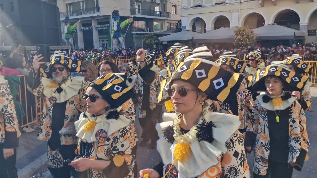 Πάτρα: Δείτε πάνω από 200 νέες φωτογραφίες από την μεγάλη καρναβαλική παρέλαση