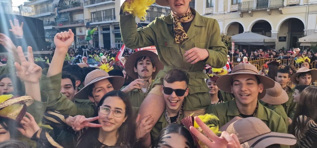 Πάτρα: Δείτε πάνω από 200 νέες φωτογραφίες από την μεγάλη καρναβαλική παρέλαση