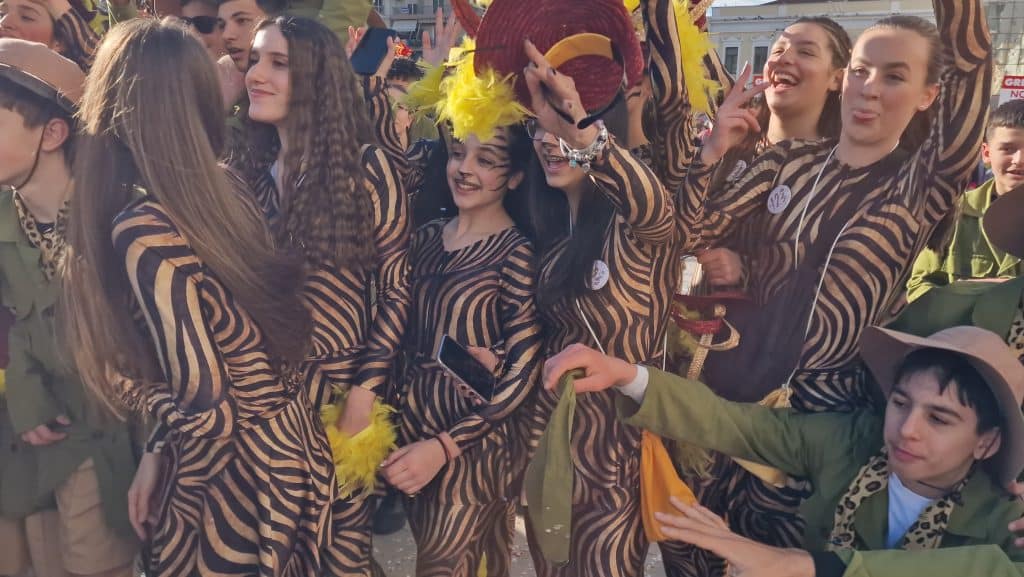 Πάτρα: Δείτε πάνω από 200 νέες φωτογραφίες από την μεγάλη καρναβαλική παρέλαση