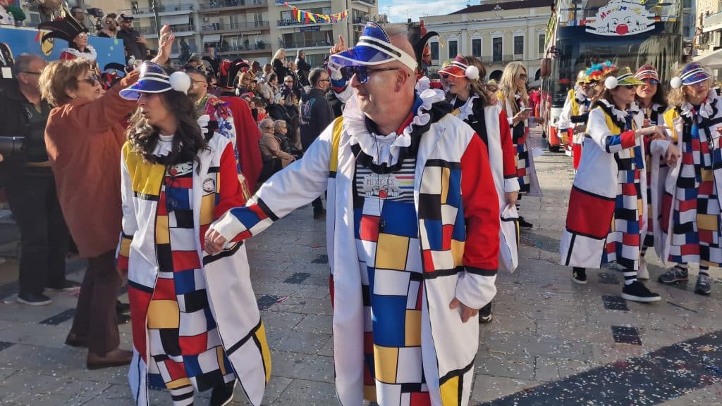 Πάτρα: Δείτε πάνω από 200 νέες φωτογραφίες από την μεγάλη καρναβαλική παρέλαση