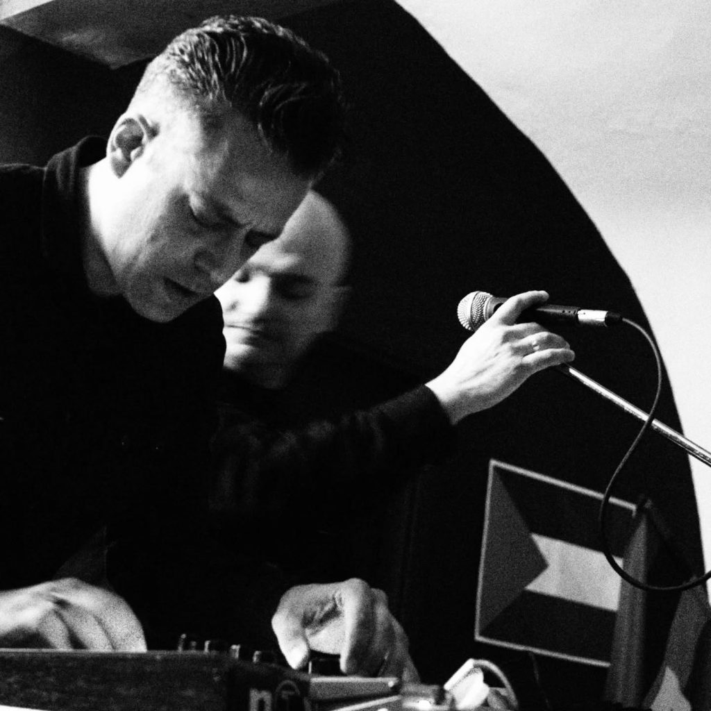 Tην Κυριακή στο Frida (Γεροκωστοπούλου) Preemptive Strike 0.1, Grey Gallows και Neon Voyagers Tην Κυριακή στο Frida (Γεροκωστοπούλου) Preemptive Strike 0.1, Grey Gallows και Neon Voyagers