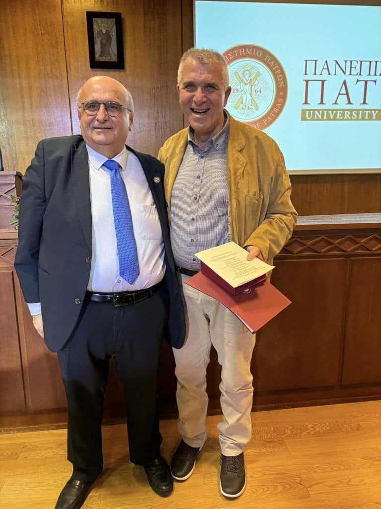 Πάτρα - φωτό: Το Πανεπιστήμιο τίμησε τους τρεις Ιεράρχες σε μία κατάμεστη αίθουσα